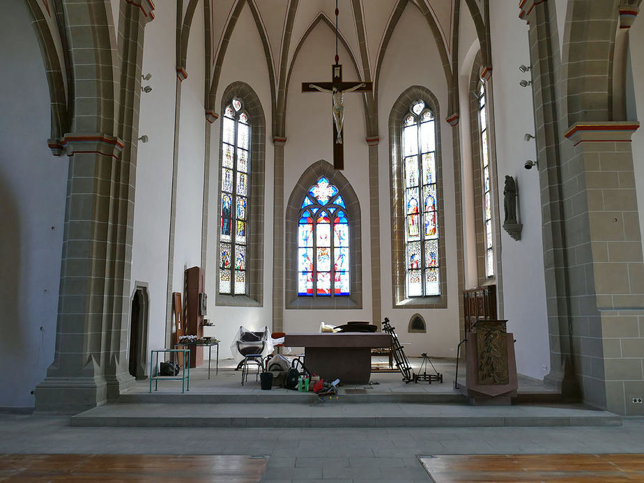 Das Gerüst ist in der Stadtpfarrkirche abgebaut (Foto: Karl-Franz Thiede)